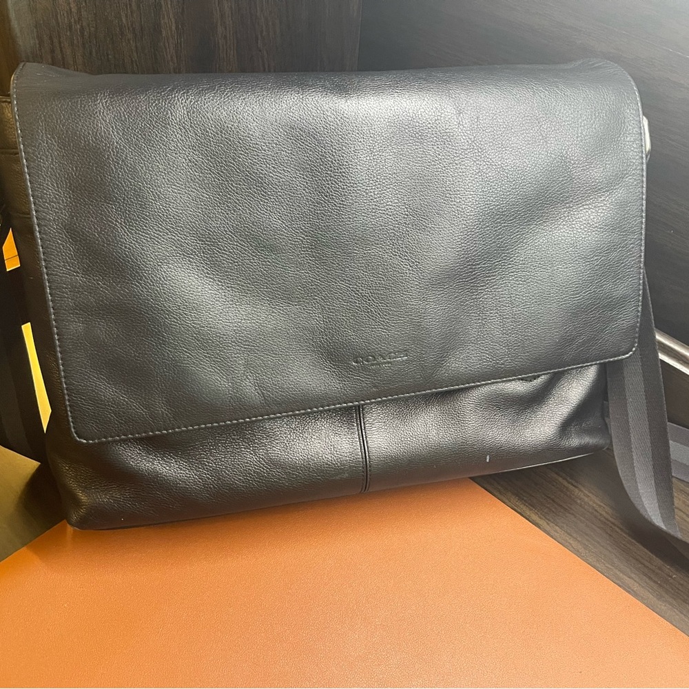 COACH | Charles Messenger Bag